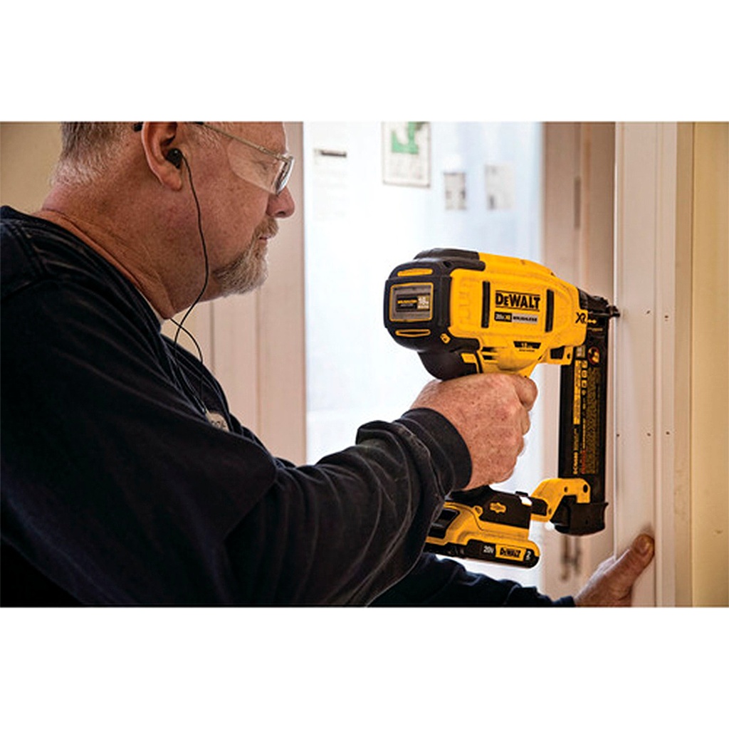 Clavadora angular 20V XR dewalt DCN660B