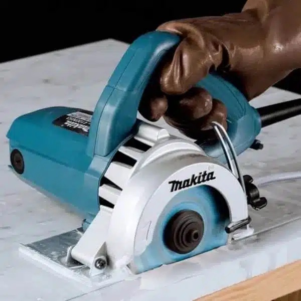 Cortadora de marmol makita 4 3/8 M0400BC