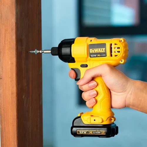 Atornillador impacto inalámbrico 12V dewalt DCF805C2-B2